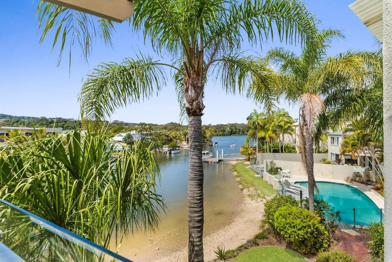 St Tropez 7, Stylish Apartment On The Noosa Waterfront, River Views
